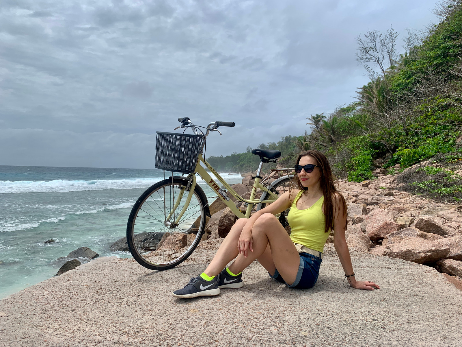 велосипед и черепаха на Сейшелах